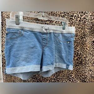 Women’s size 18 shorts